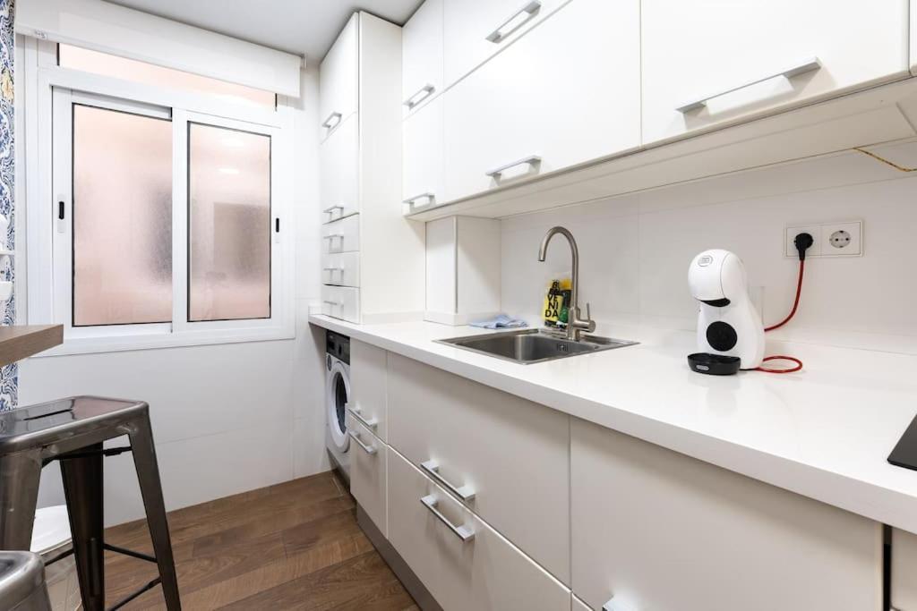 Super Central Malaga Flat With Terrace And Free Parking Zewnętrze zdjęcie
