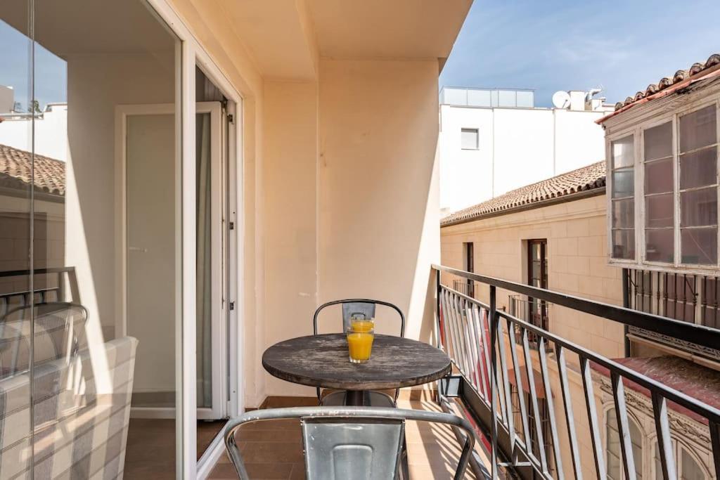 Super Central Malaga Flat With Terrace And Free Parking Zewnętrze zdjęcie